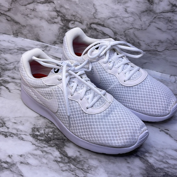 Nike Tanjun White Casual Athletic running Sneakers for finish line size US10 - Picture 5 of 14